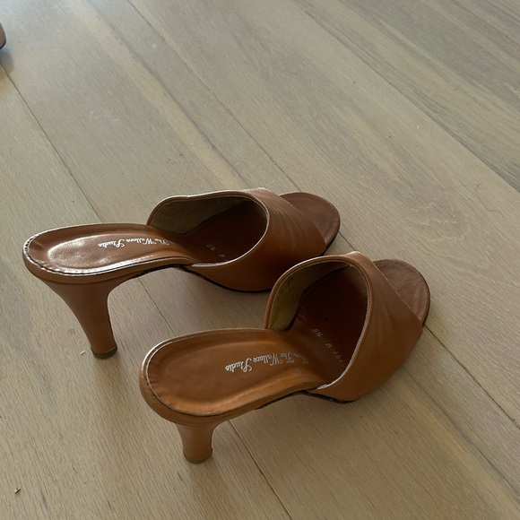 Tan open sandal heels - Picture 3 of 4